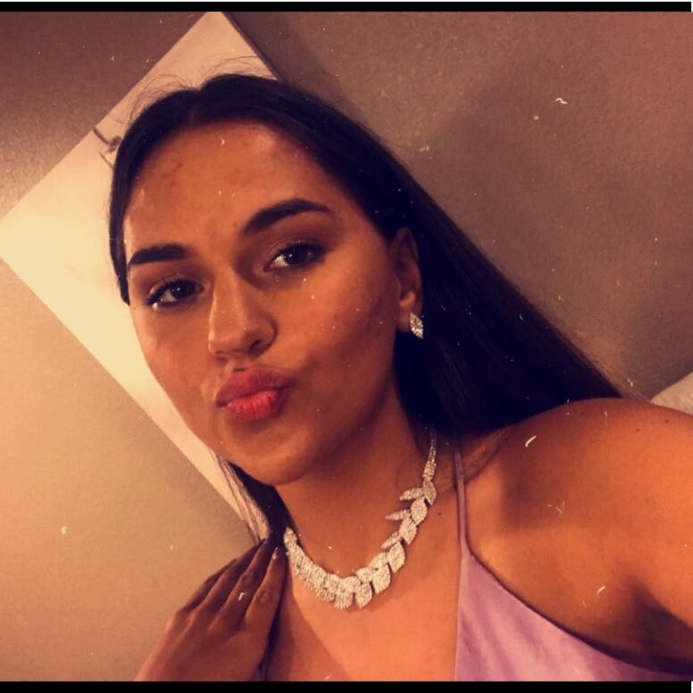 Meet your Posher, Carina